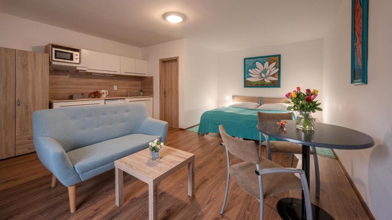 Apartmany Tereza & Free Parking Bratislava Exterior photo